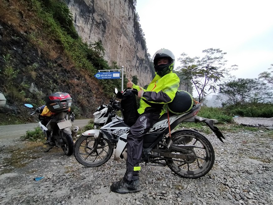 Ly do vi sao anh em nen su dung ao mua bo khi chay mo to xe may 2