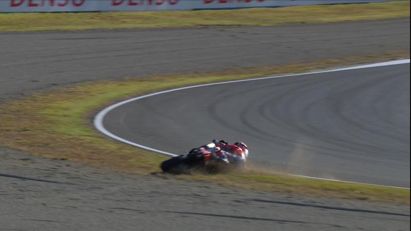 Xe của Dovizioso bị trượt khỏi vòng đua là bước ngoặt giúp Marc Marquez vô địch MotoGP 2018
